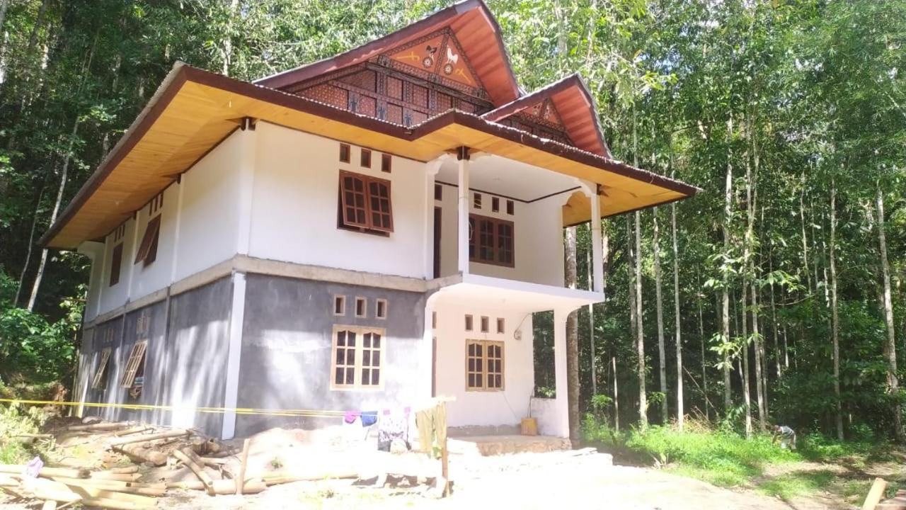 Sugi House Toraja - Villa Penginapan Sewa Harian Рантепао Екстериор снимка